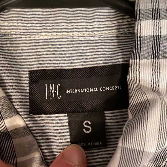 International concepts small casual button down.  Gray and white. - Picture 3 of 3